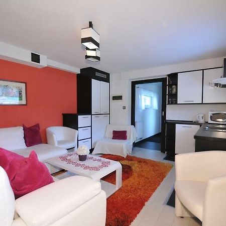 Apartmany Pod Troma Korunami Cerveny Klastor Exterior photo